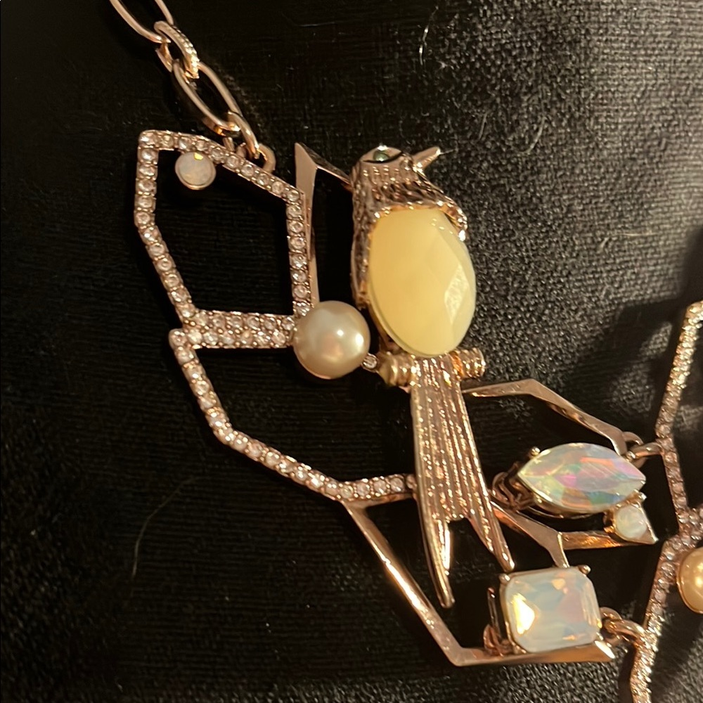 Betsey Johnson Gold Cream Floral Geometric Necklace - Picture 3 of 9